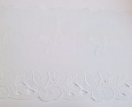 Kant borduurwerk Engels witte bloemen 100% wit katoen 100mm
