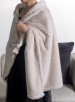 Cape 75x150 cm poylester fausse fourrure avec 4 boutons