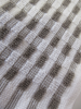 Lavette +/- 34x34 cm 100% coton gaufré taupe et blanc
