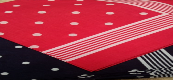 Scarf with dots